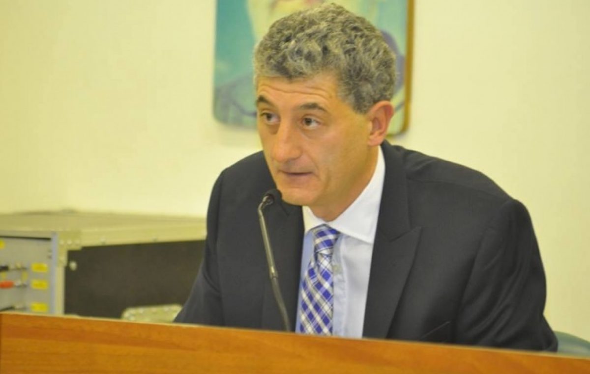 Sin presupuesto, el intendente de Gesell le pasó factura a Vidal y a los concejales de Cambiemos