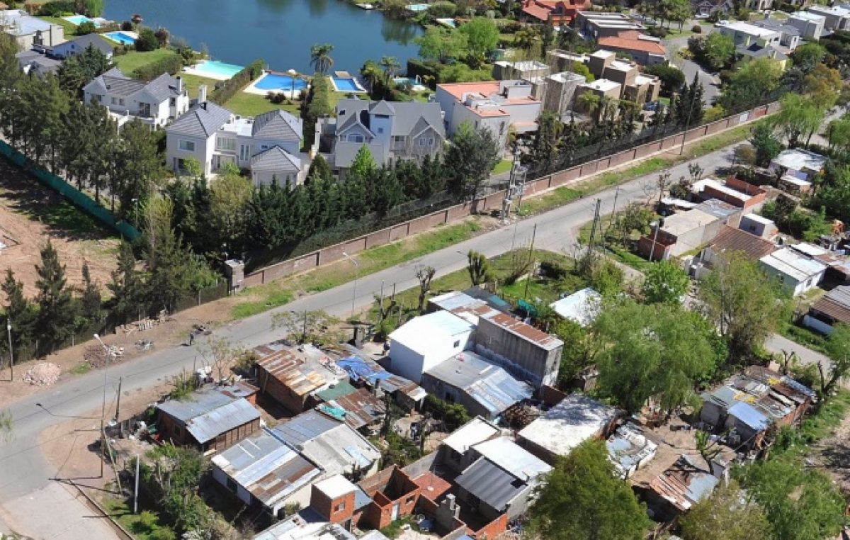 Estiman que cerca de 420 mil familias bonaerenses viven en villas y asentamientos