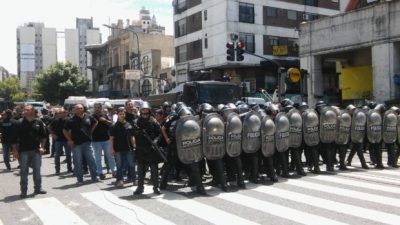 Cómo resolver un conflicto social con los palos del nuevo paradigma