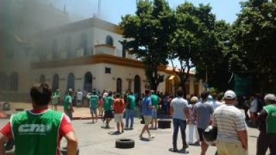 Nuevo paro de municipales en reclamo de un bono en Chascomús