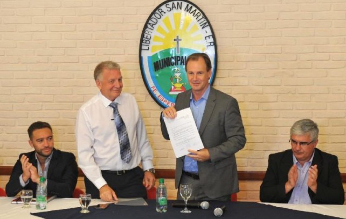 Bordet afirmó que próximamente estará operativo el empréstito internacional para municipios entrerrianos