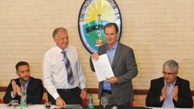 Bordet afirmó que próximamente estará operativo el empréstito internacional para municipios entrerrianos