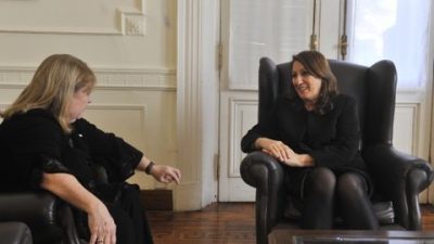 La intendenta de Rosario firma hoy un convenio inédito en Gran Bretaña