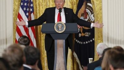 La embestida de Trump contra los medios de prensa causa indignación