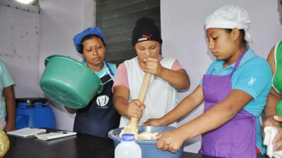 Jóvenes y adultos correntinos buscan capacitarse en oficios