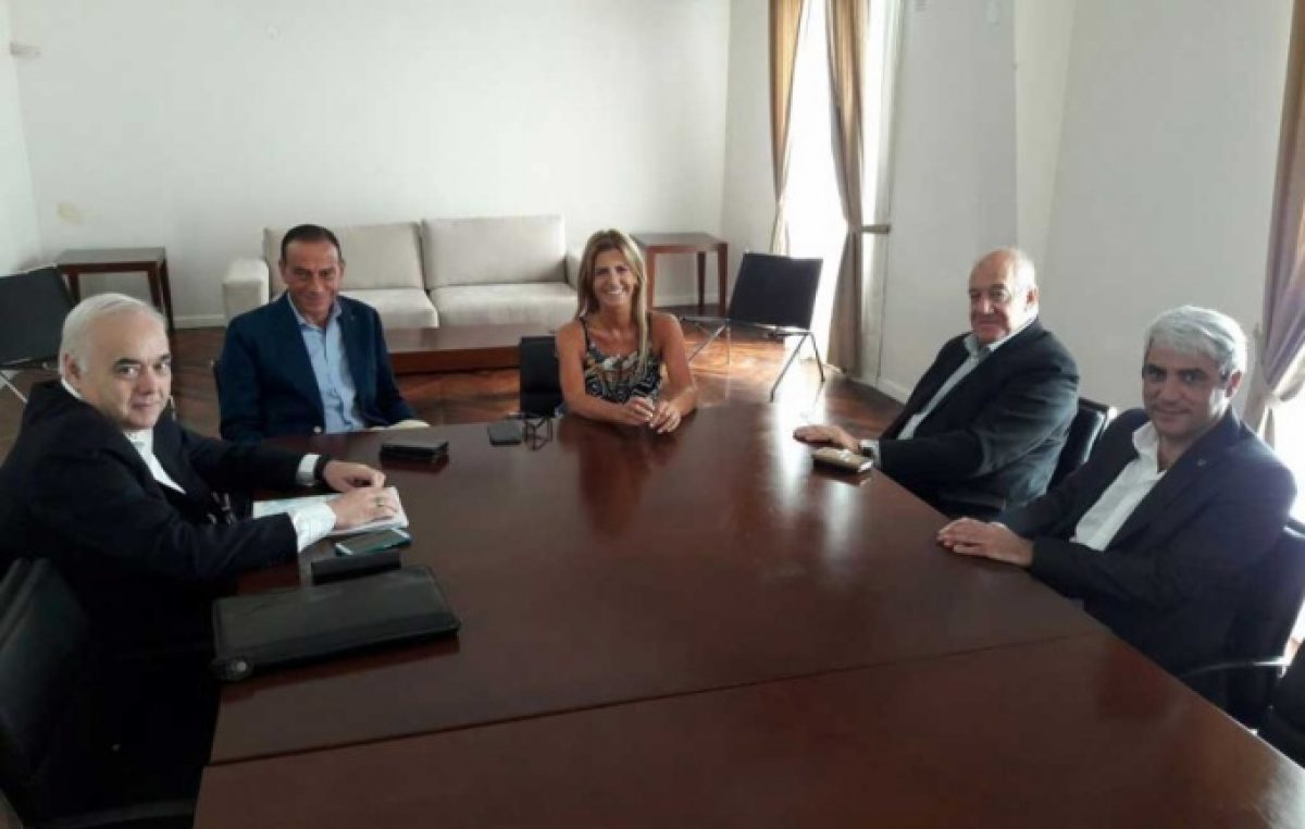 Donde manda diputado no manda intendenta, ¿quién gobierna Cañuelas?