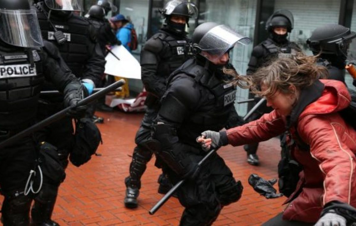 La resistencia ganó la calle en el primer mes de Trump