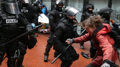 La resistencia ganó la calle en el primer mes de Trump