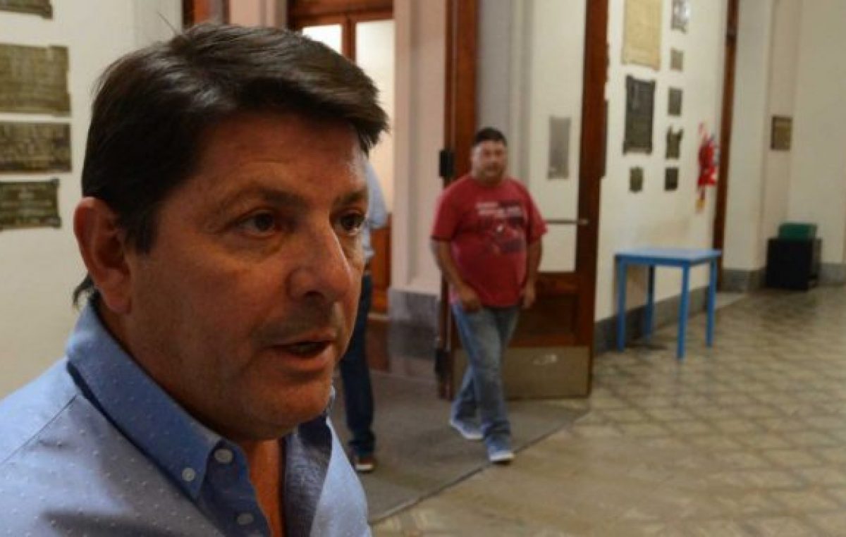 Reunión clave del intendente de Bahía con los Municipales