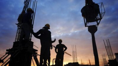 Volvieron a caer la industria y la construcción