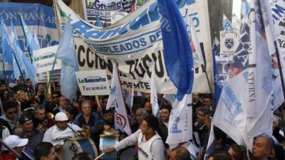 “Hay libertad de mercado, pero no para acordar salarios”