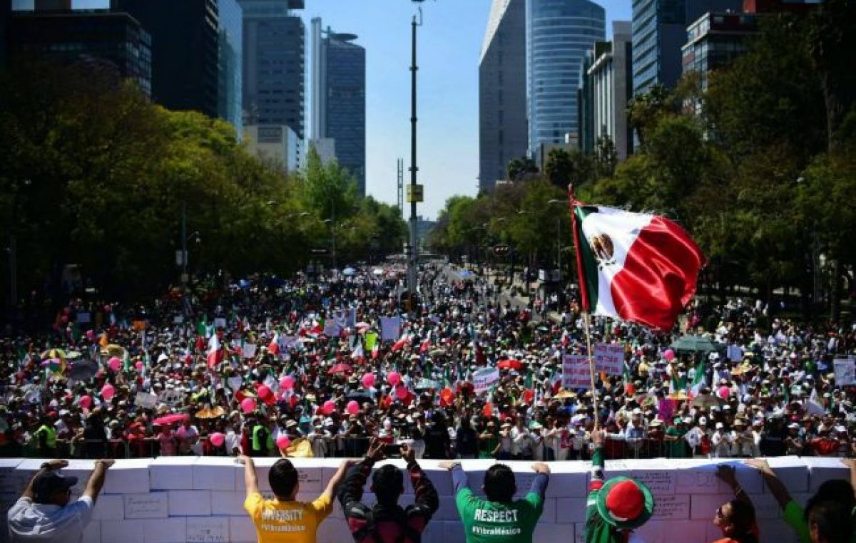 Miles de mexicanos contra Trump