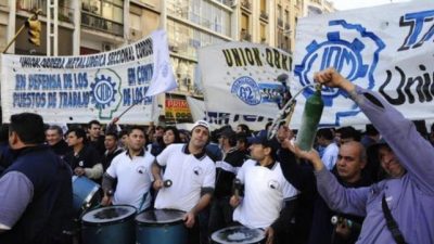 La UOM reclamó por los despidos y Triaca le pidió «discutir con madurez»