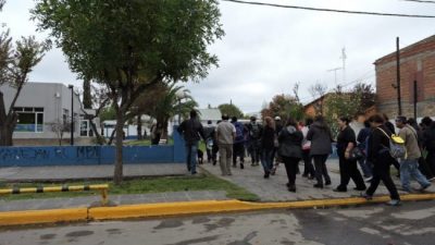 Los municipales de Plottier analizan la nueva oferta de Peressini