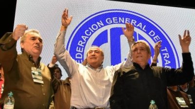 La CGT gana la calle con una advertencia: «Si no escuchan los reclamos, vamos al paro»
