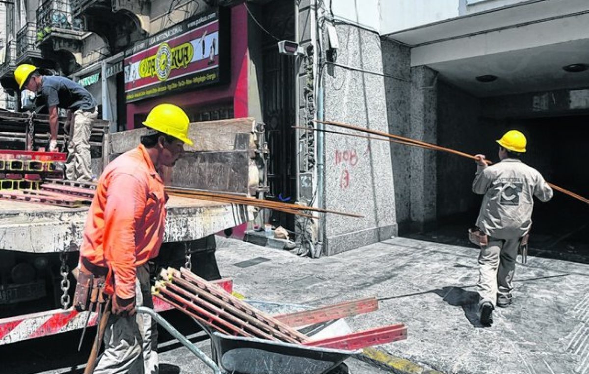 Construcción y comercio: febrero arrasó con los «brotes verdes»