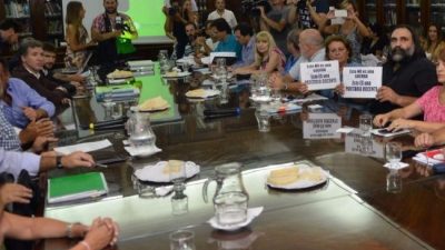 Docentes: En lugar de una oferta, otra provocación
