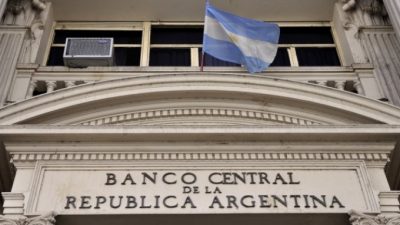 Con la pobreza en aumento, las ganancias de los bancos crecieron en el último año
