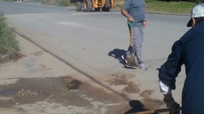 A contramano: intendente de Balcarce cerró paritarias con los municipales y hasta salió a limpiar zanjas