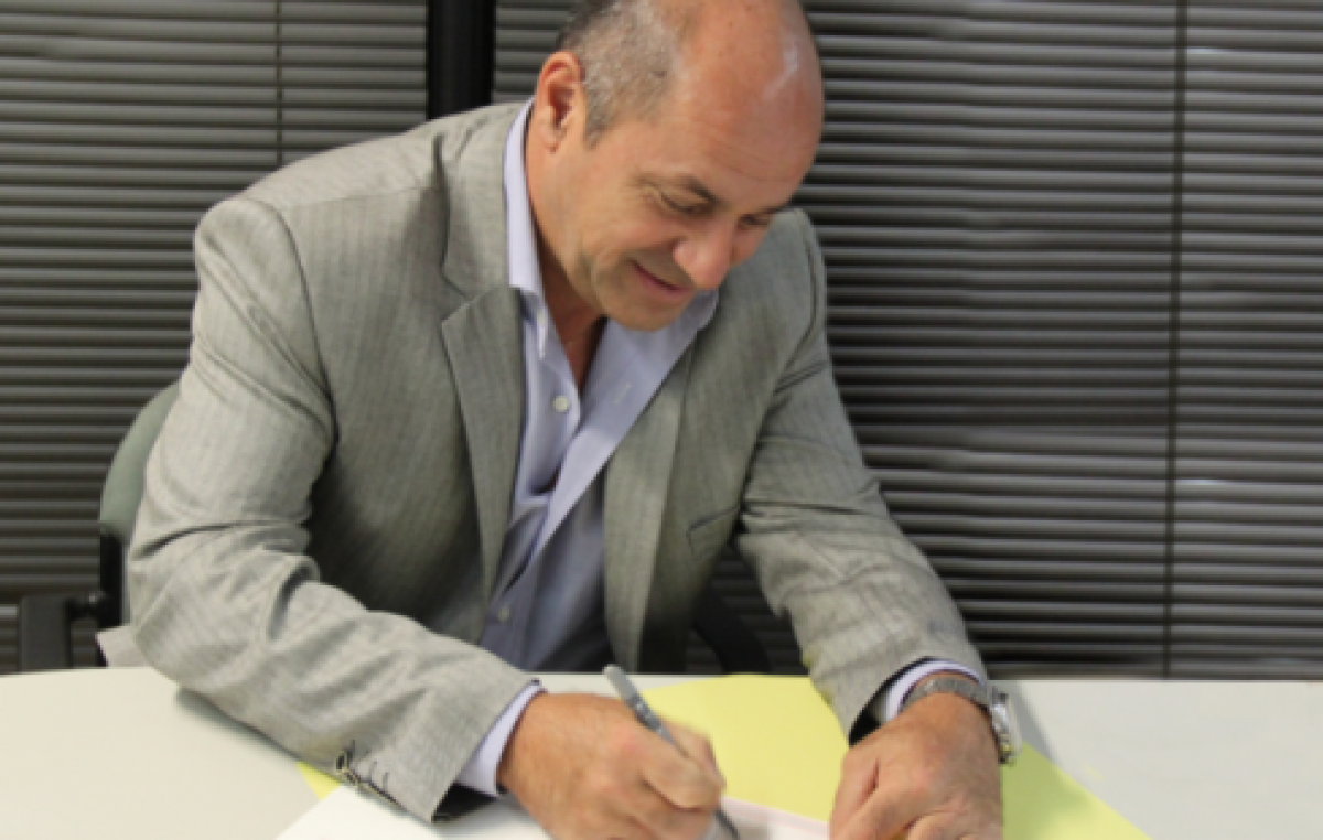 El intendente de Ensenada le dio un 30% a los municipales y tildó a Vidal de «improvisada»
