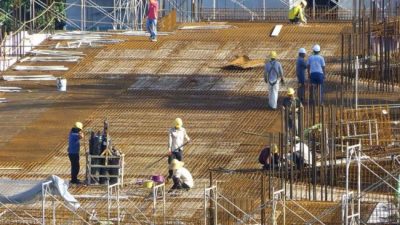 En picada: cayeron en febrero la industria y la construcción