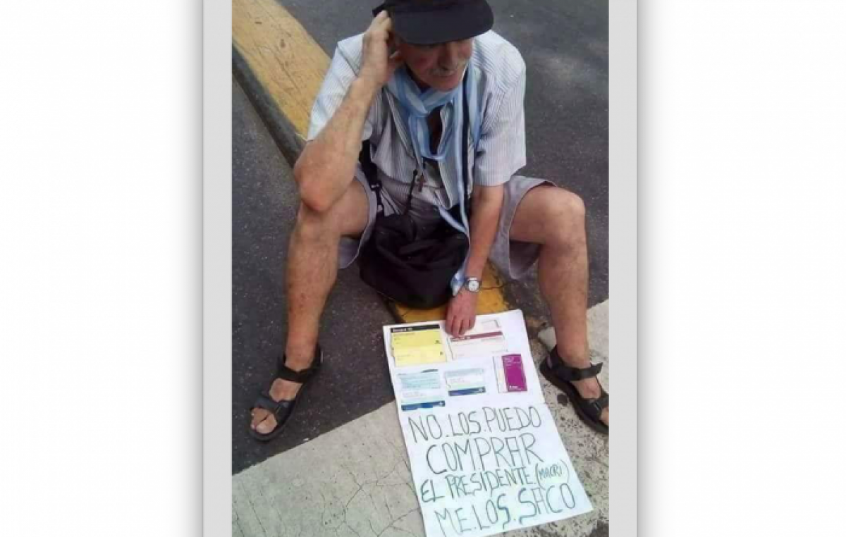 La foto de un jubilado argentino que conmueve al mundo
