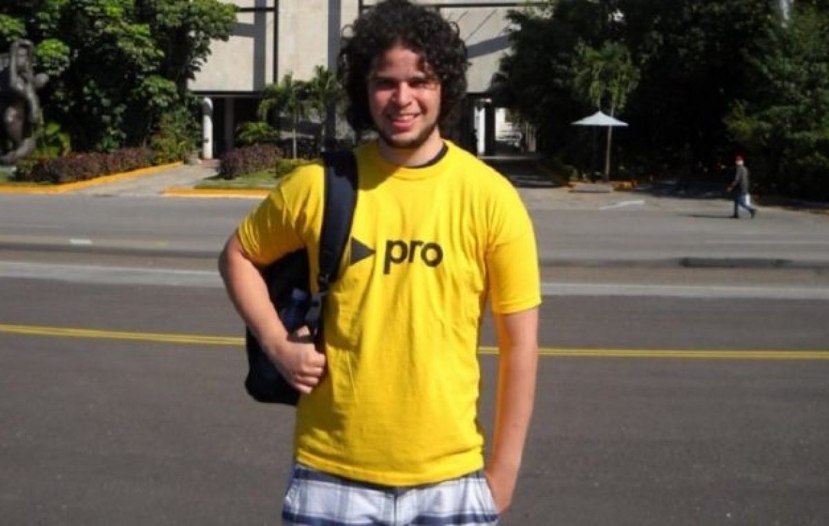 Polémica por un jugoso contrato en el Estado para el twittero PRO que señalaba a los «ñoquis»