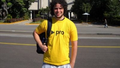 Polémica por un jugoso contrato en el Estado para el twittero PRO que señalaba a los «ñoquis»