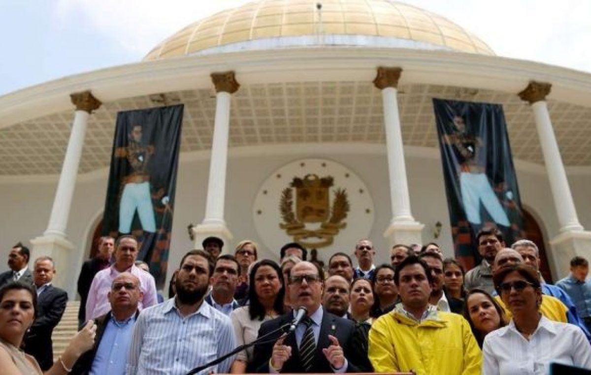 Venezuela: disolvieron el Parlamento y la oposición denuncia un golpe de Estado