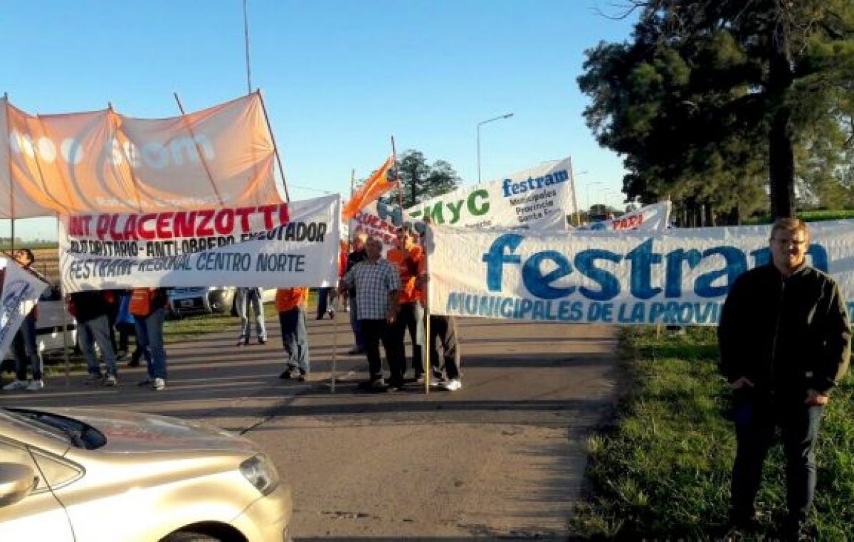 Municipales cortan las rutas de acceso a San Carlos Centro