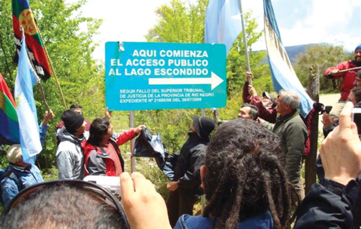 El Bolsón: Una expedición comprobó que el magnate Joseph Lewis se apropió de Lago Escondido