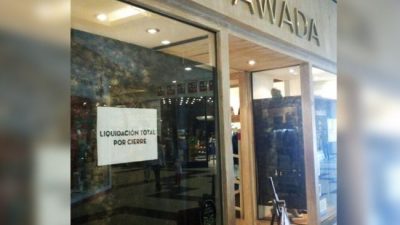 Argentina en liquidación: hasta Juliana Awada tuvo que cerrar su local de ropa