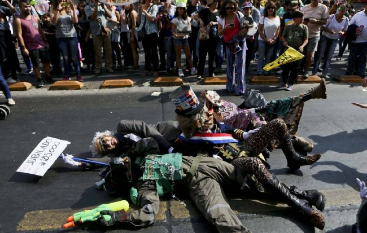 Masivo rechazo a pensiones privadas en Chile