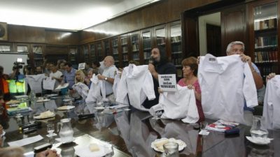 Vidal, más dura: convocará a 60 mil voluntarios por el paro docente