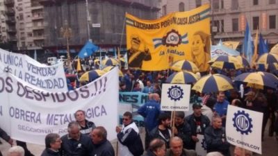 Los gremios industriales llevan sus reclamos al gobierno nacional para reactivar la actividad