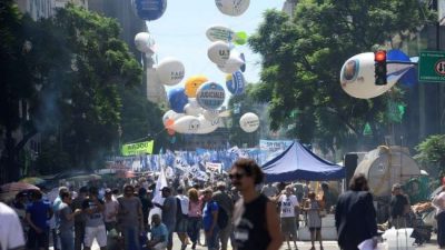 Las PyMEs llamaron a “mantener una lucha unificada contra el neoliberalismo”