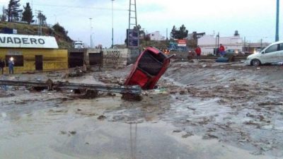 Inusuales tormentas causan estragos en seis provincias y esperan más lluvias