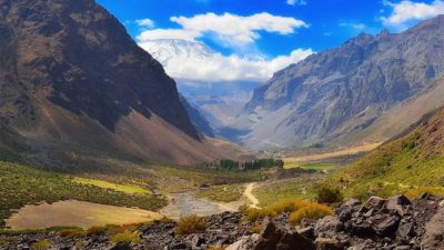 Proponen que el Cajón del Maipo, que tiene paisajes inigualables, sea un paso turístico