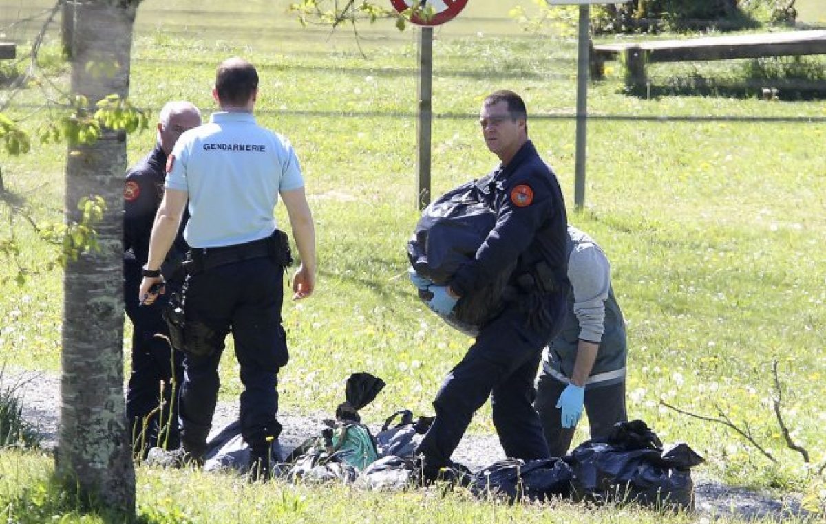 Tras más de 40 años de violencia, ETA entregó a Francia sus armas y explosivos