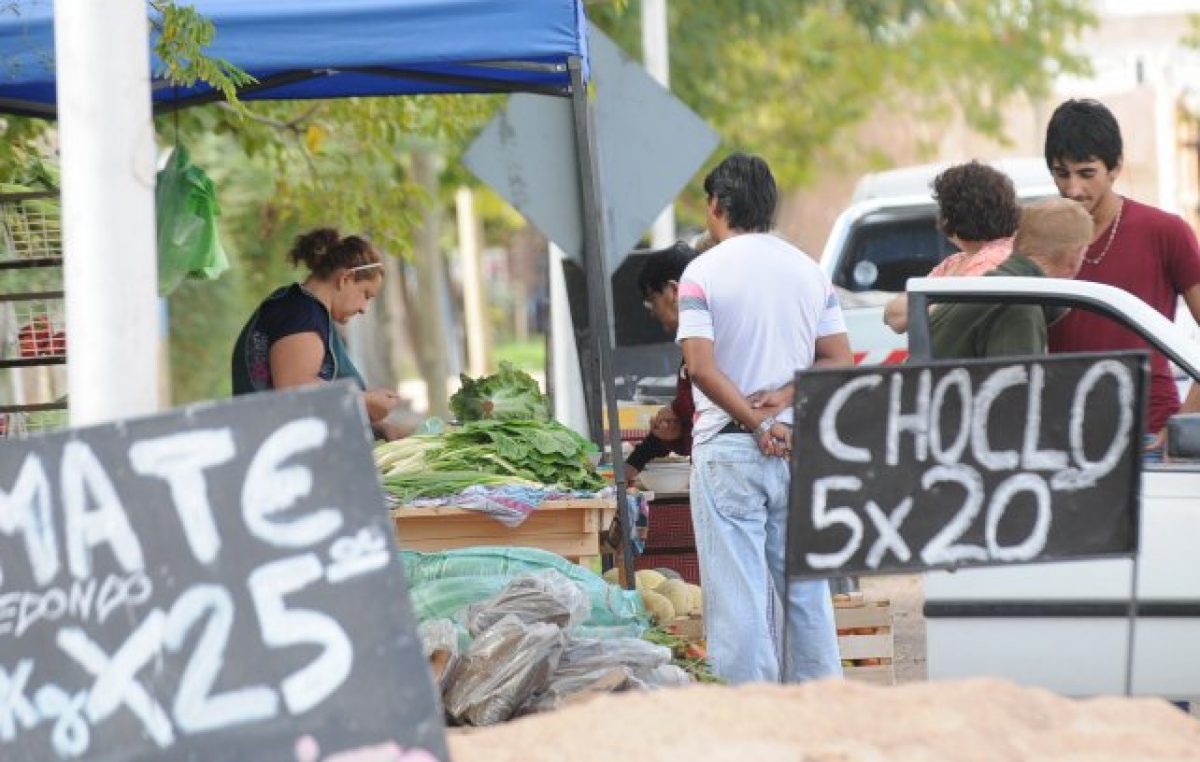 Proliferan puestos callejeros y ferias, sobre todo en el Este de Mendoza