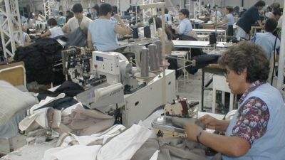 Como hizo Menem: el Gobierno inicia un proceso de recorte de cargas patronales