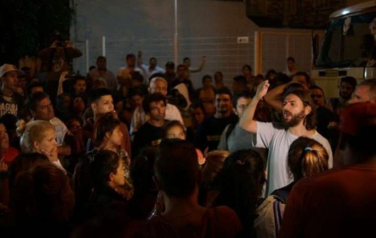 Tres movilizaciones en repudio a la represión en el comedor de Lanús hacen tambalear a Grindetti