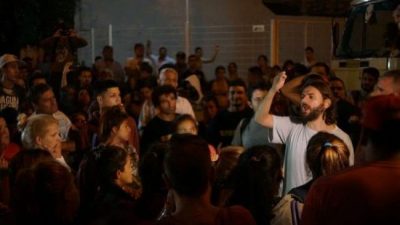 Tres movilizaciones en repudio a la represión en el comedor de Lanús hacen tambalear a Grindetti