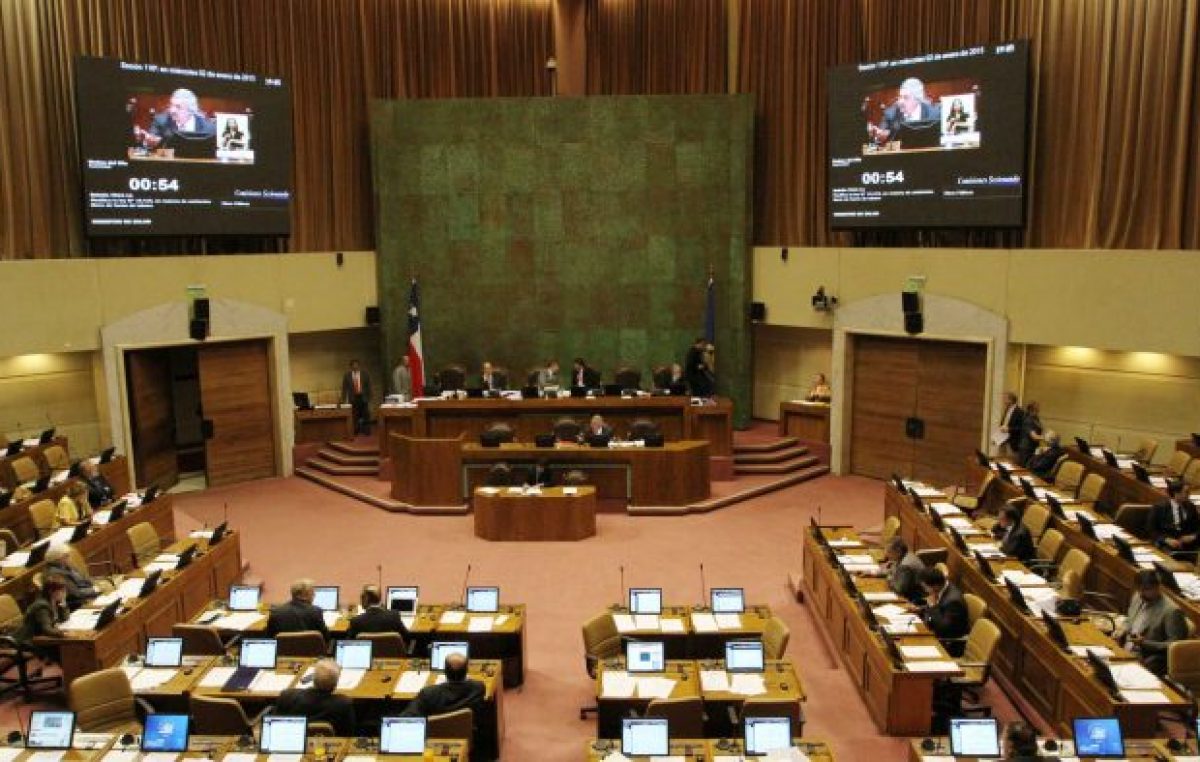 Diputados chilenos estudiarán reducción de jornada laboral