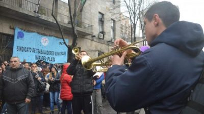 Municipales de Mar del Plata anuncian paros y reclaman el pago de sus sueldos en término