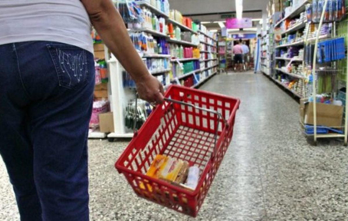 Neuquén: Llenar el changuito, misión imposible