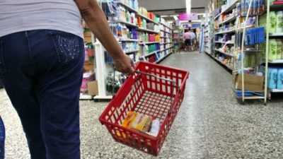 Neuquén: Llenar el changuito, misión imposible