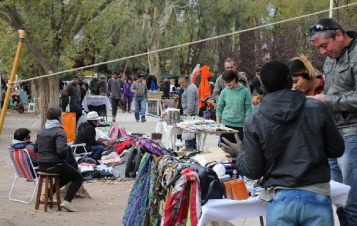 Centenario: La clase media también se las rebusca en las ferias