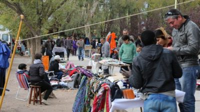 Centenario: La clase media también se las rebusca en las ferias