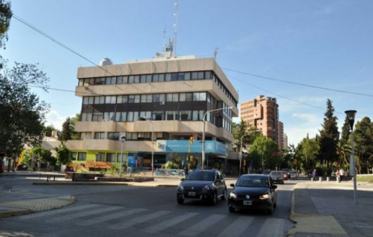El intendente de Neuquén promueve dos reelecciones para el intendente